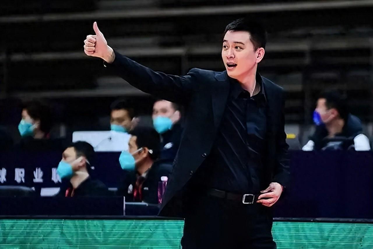 yl23455永利最新网址-这就是杨鸣的个人魅力！揽责不甩锅，低谷中撑起辽篮风骨！